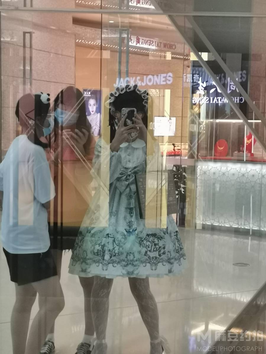 校园模特