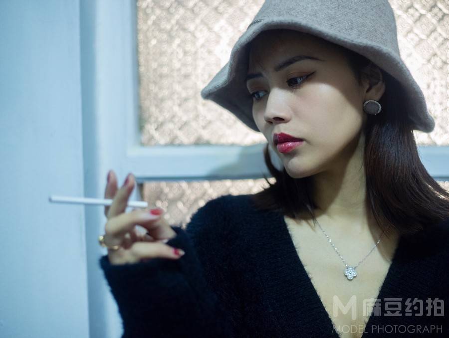 情绪模特