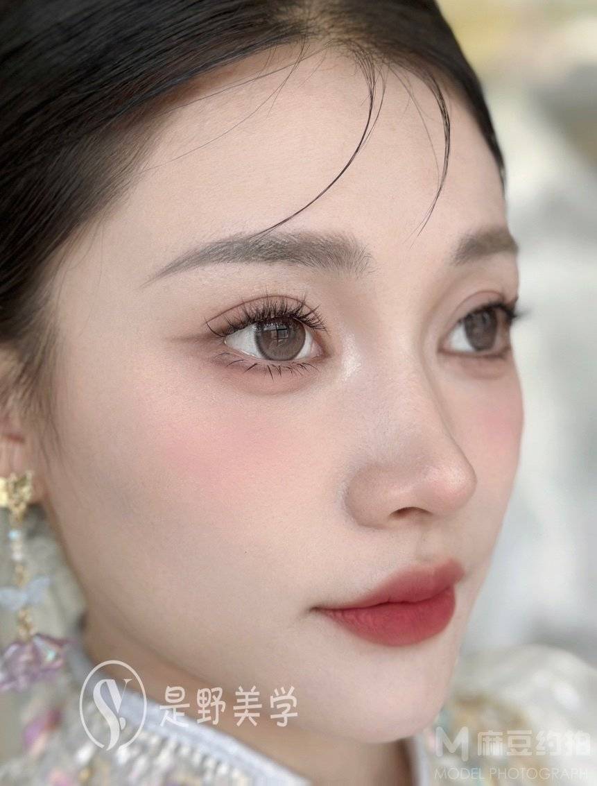 妆容模特