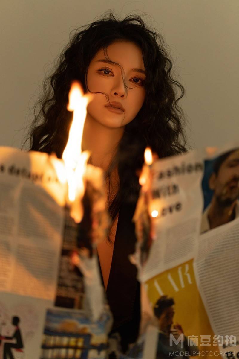 情绪模特
