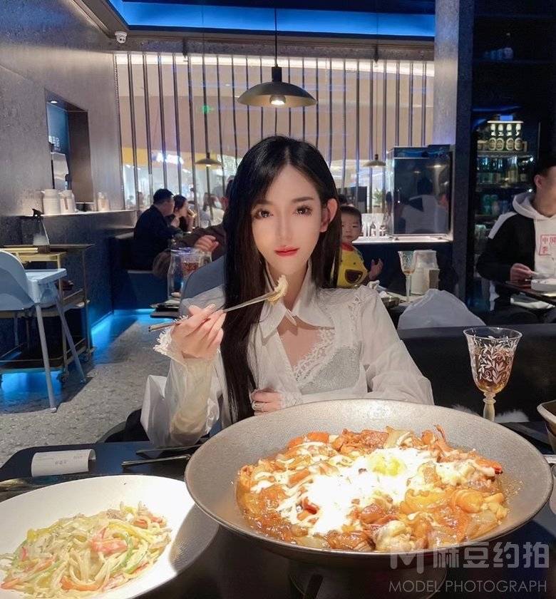 妆容模特