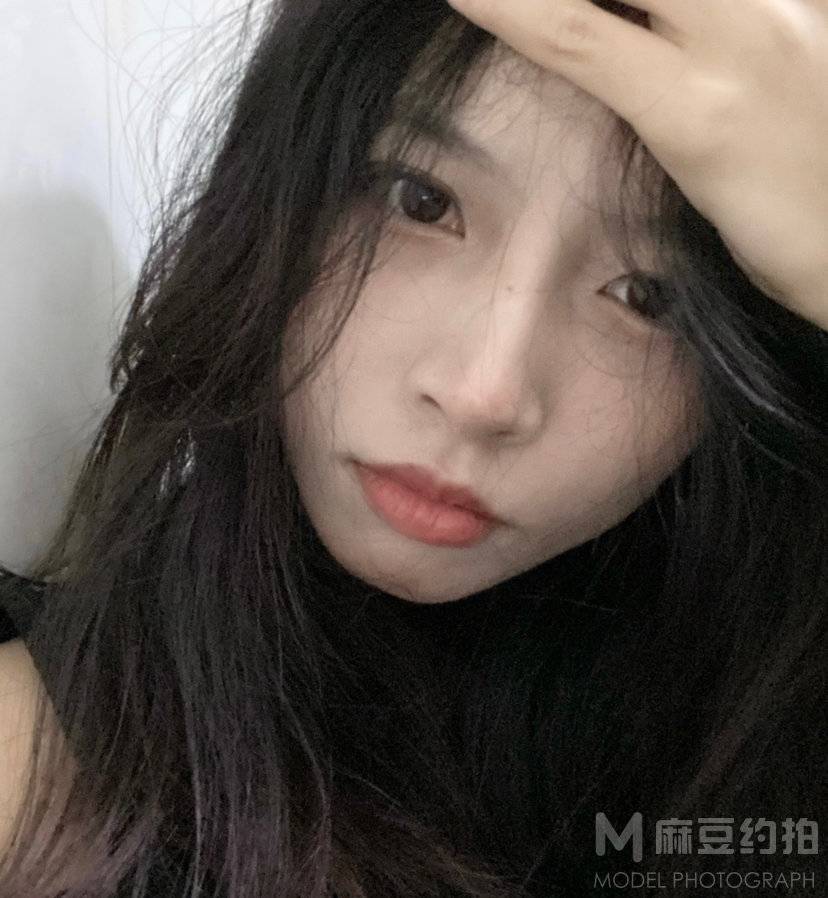 黑白模特