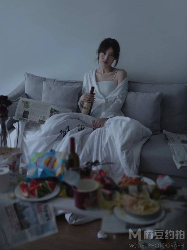 情绪模特