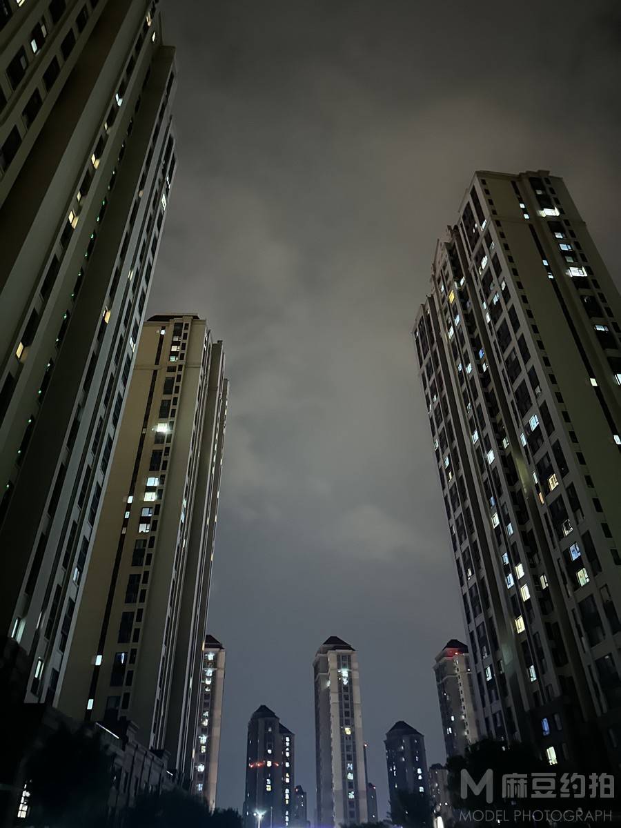 夜景模特