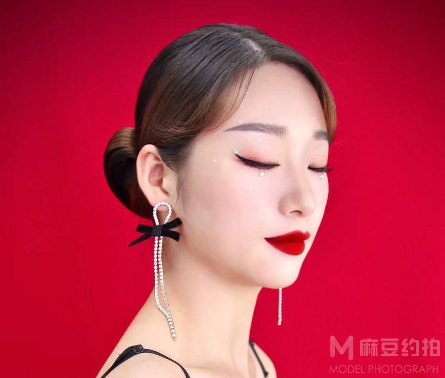 妆容模特