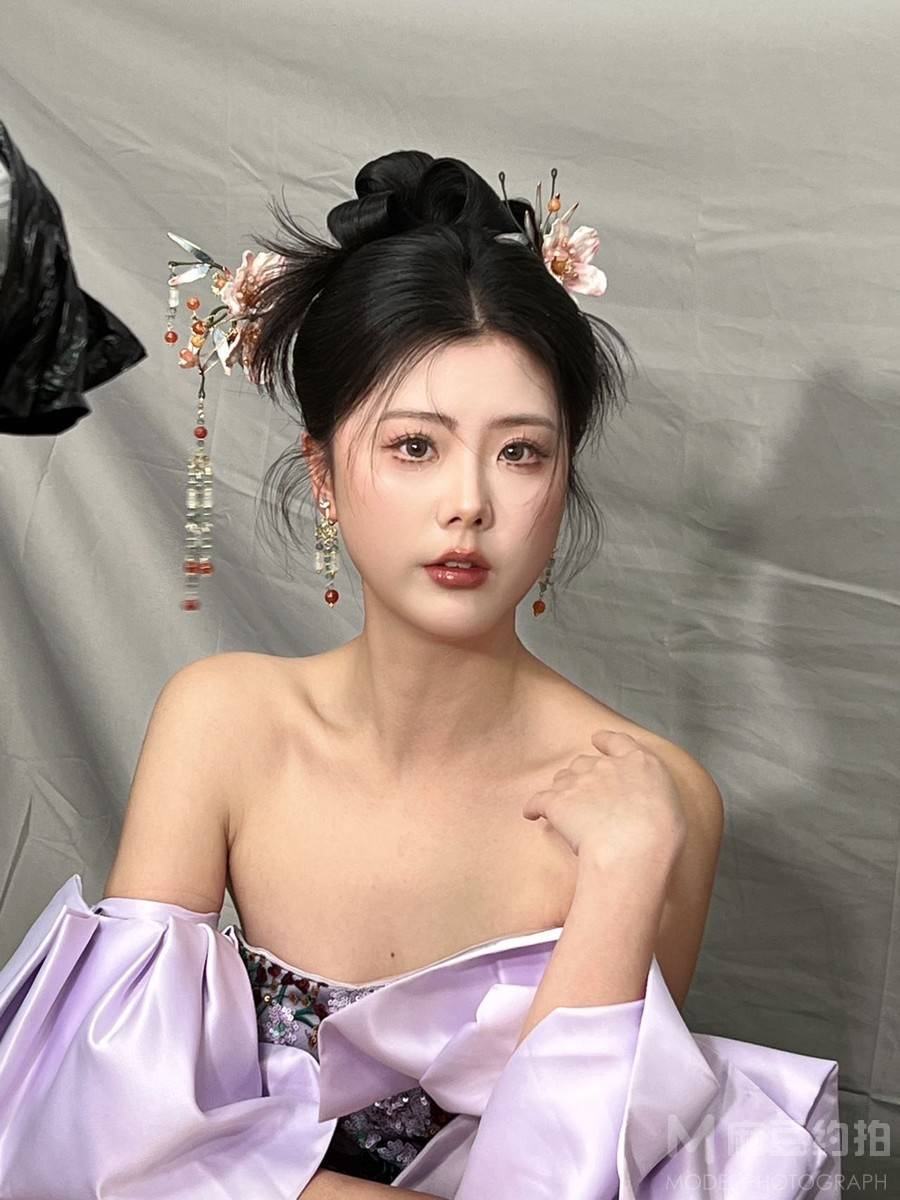 妆容模特