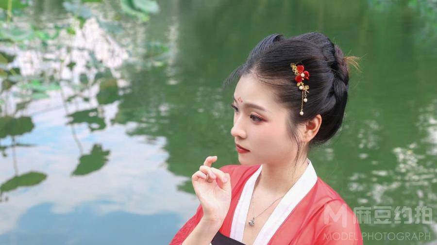 汉服模特