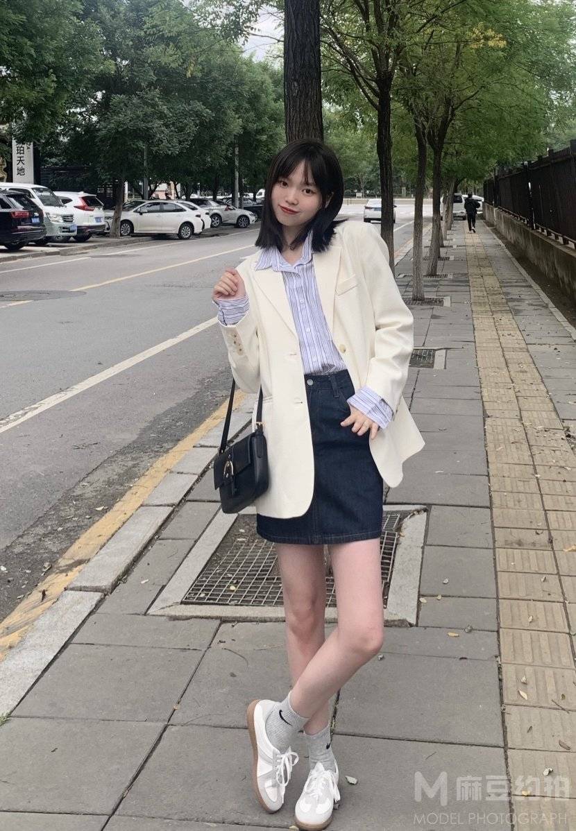 校园模特