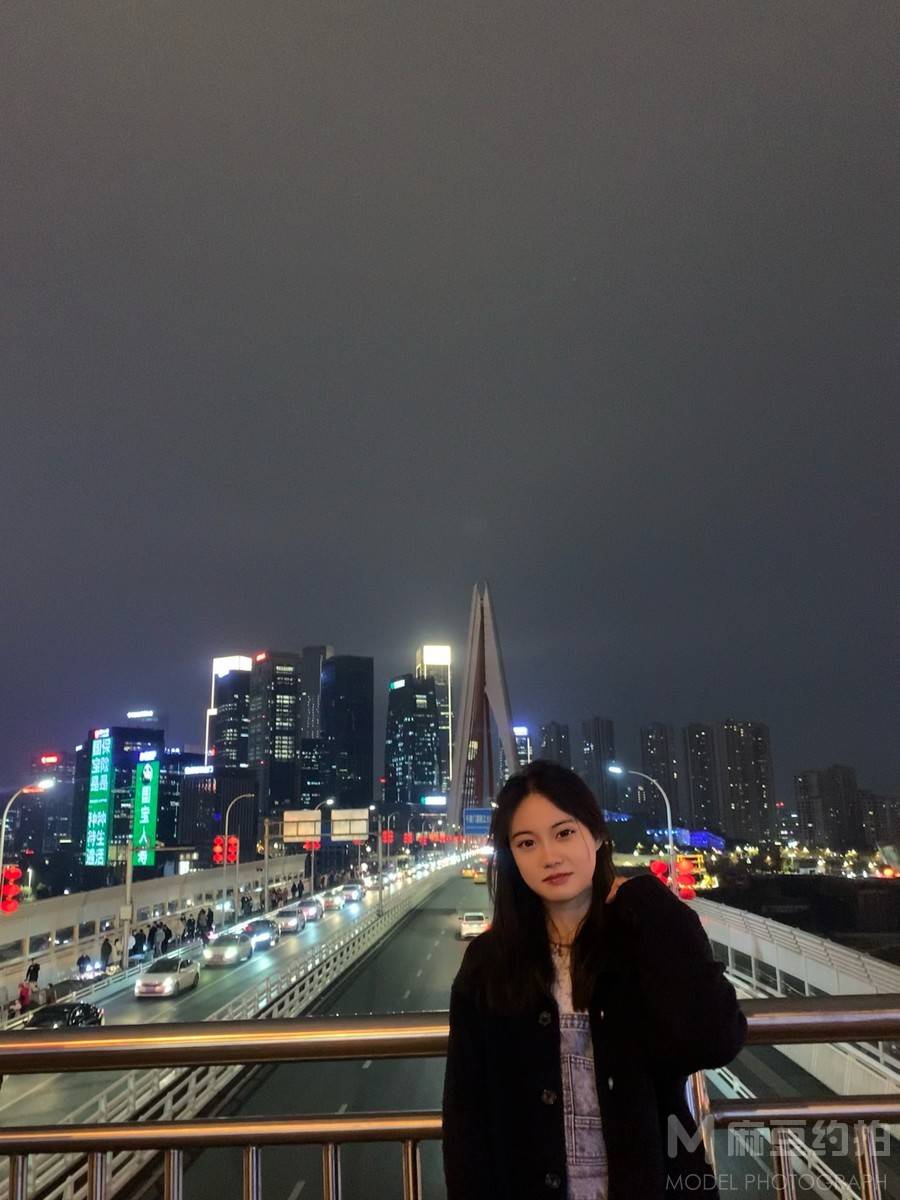 夜景模特