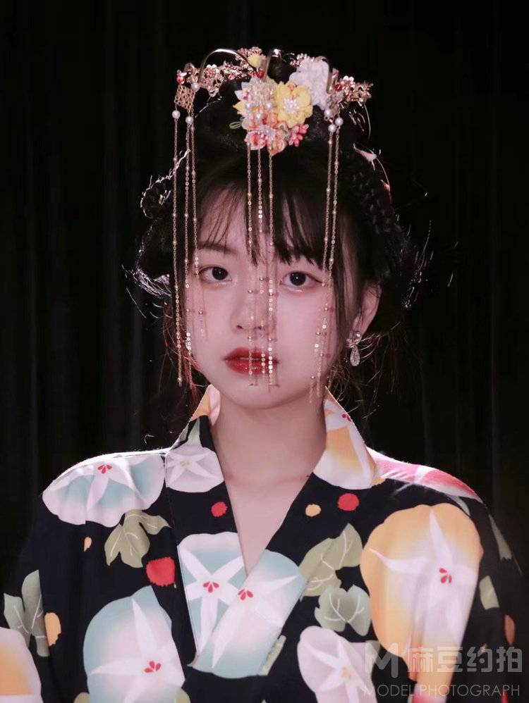 妆容模特