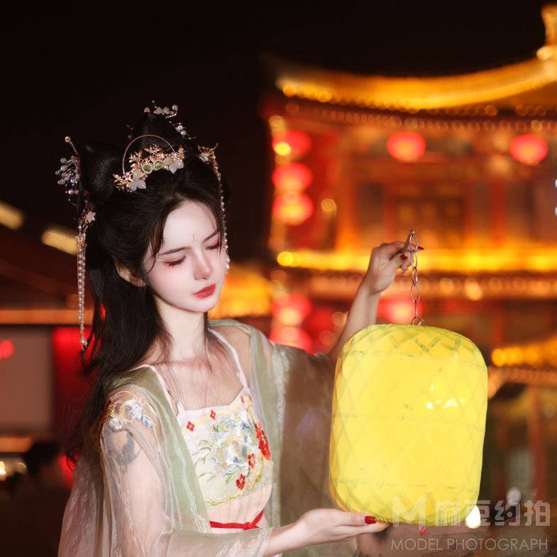 汉服模特