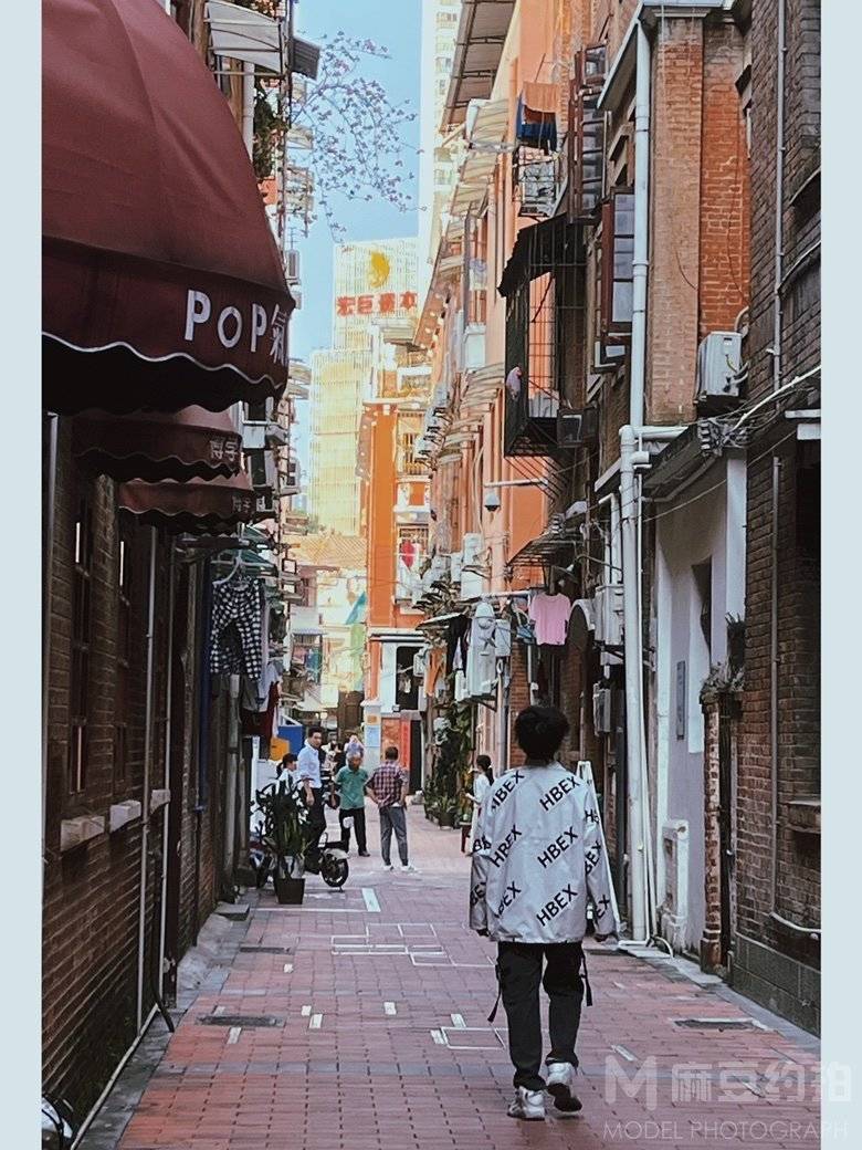 校园模特