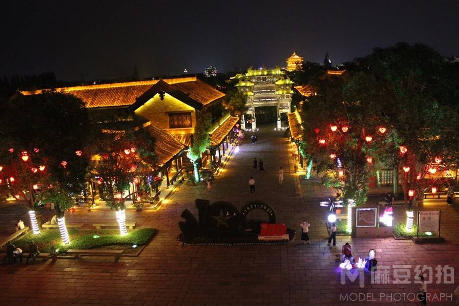夜景模特