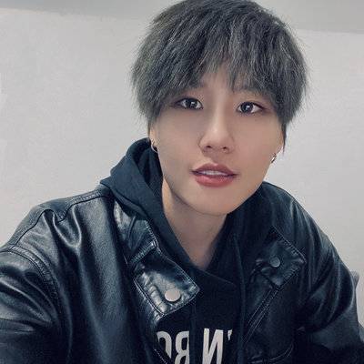 黑白模特