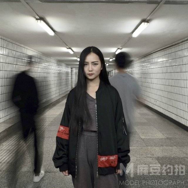 情绪模特