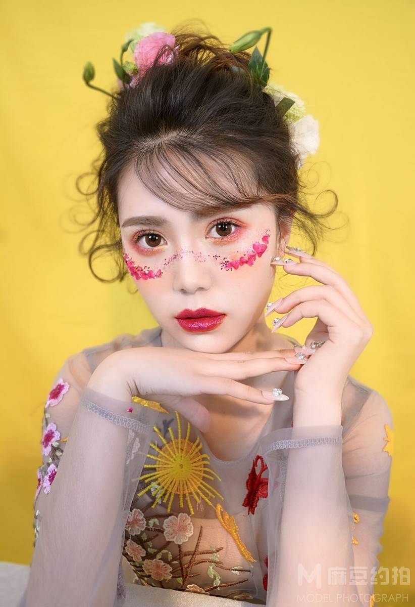 妆容模特