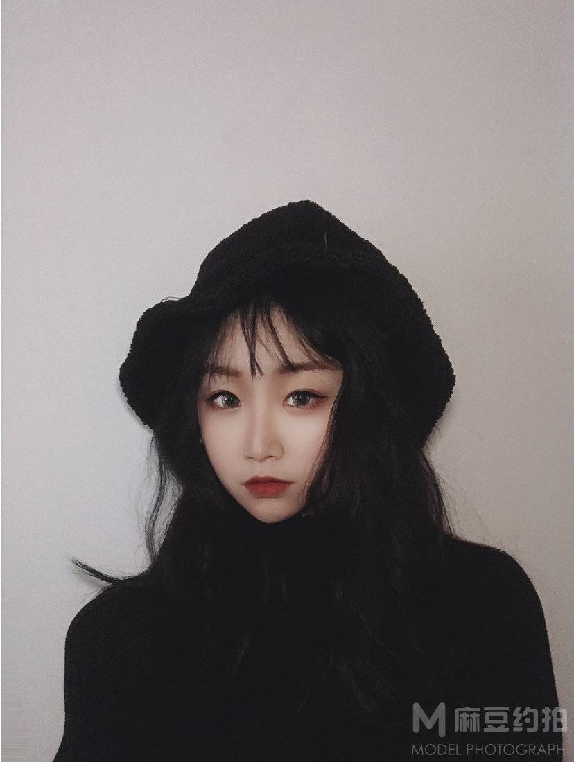 黑白模特