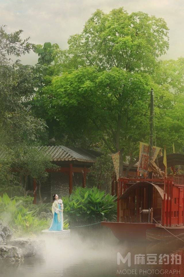汉服模特