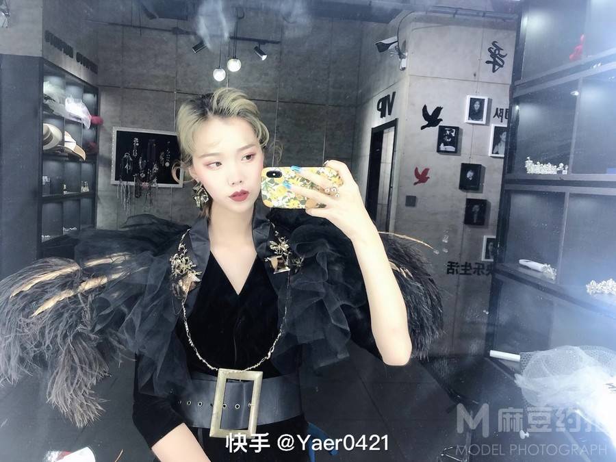 黑白模特