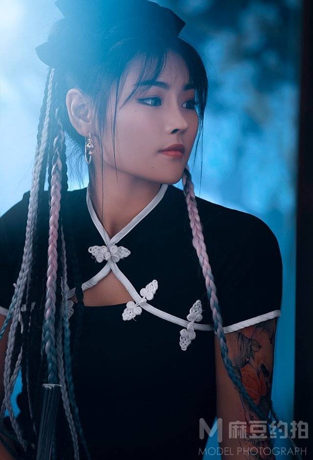情绪模特
