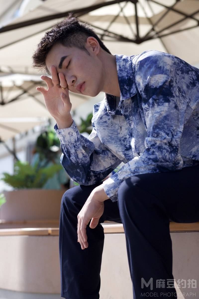 情绪模特