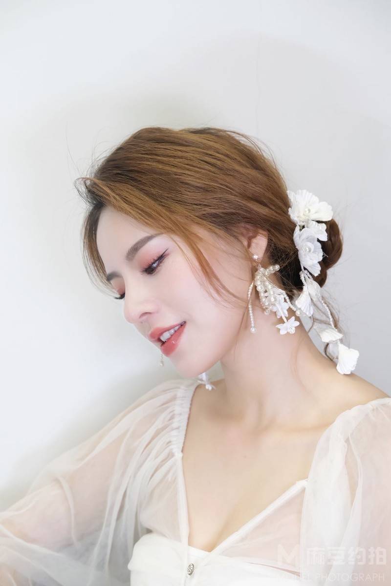 妆容模特