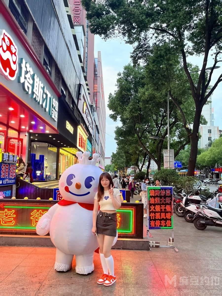 校园模特