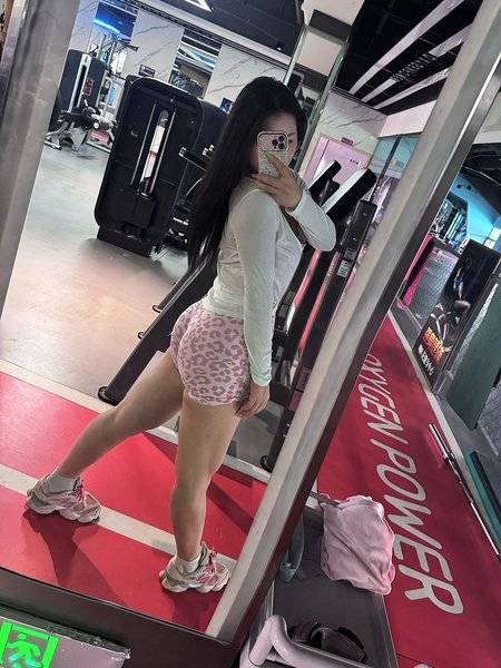 黑白模特