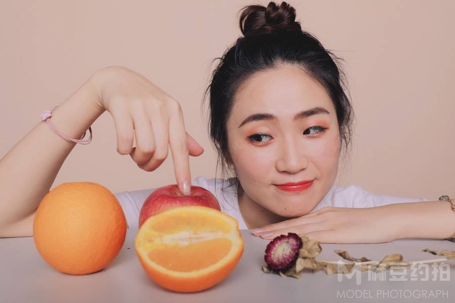 情绪模特