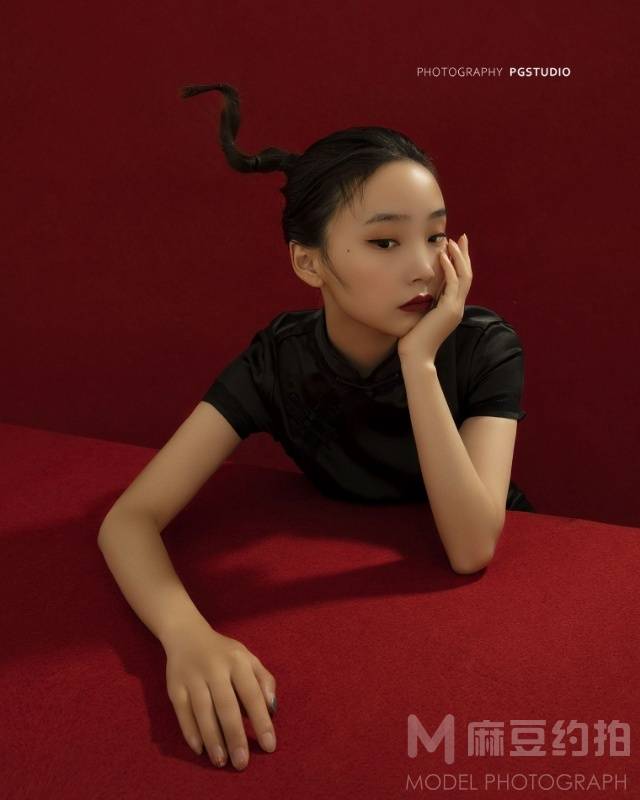 情绪模特