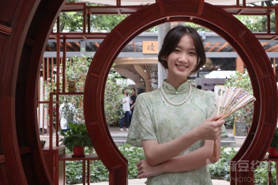 汉服模特