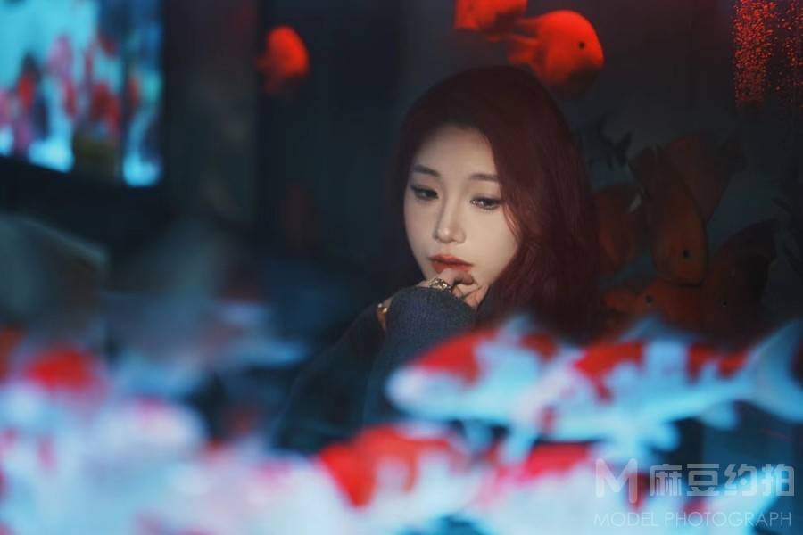 情绪模特