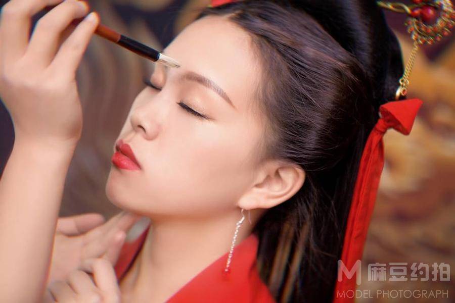 情绪模特