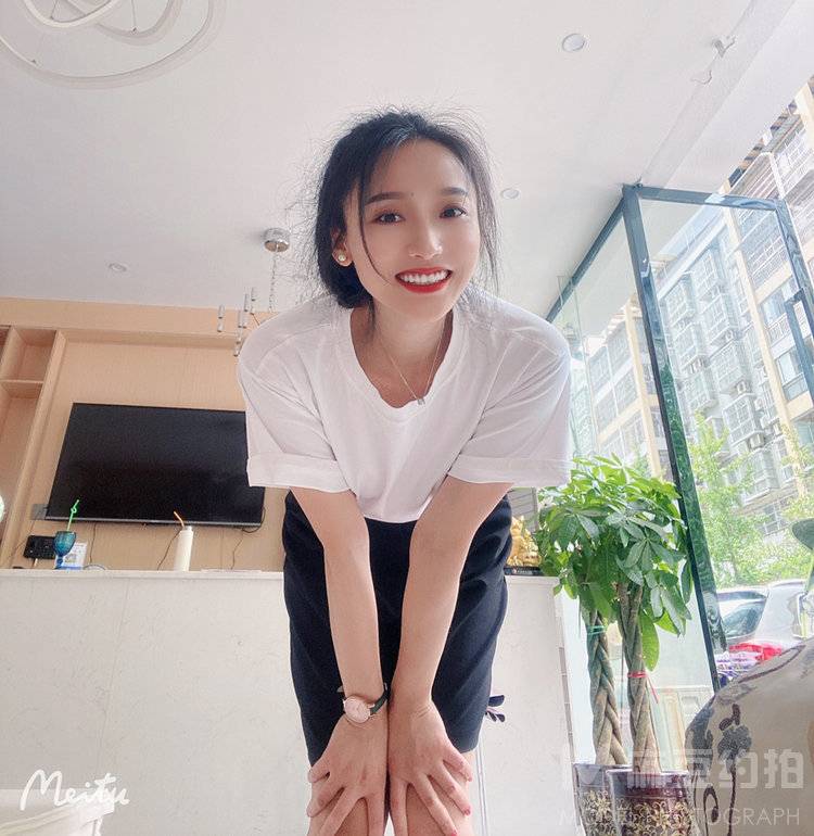 黑白模特