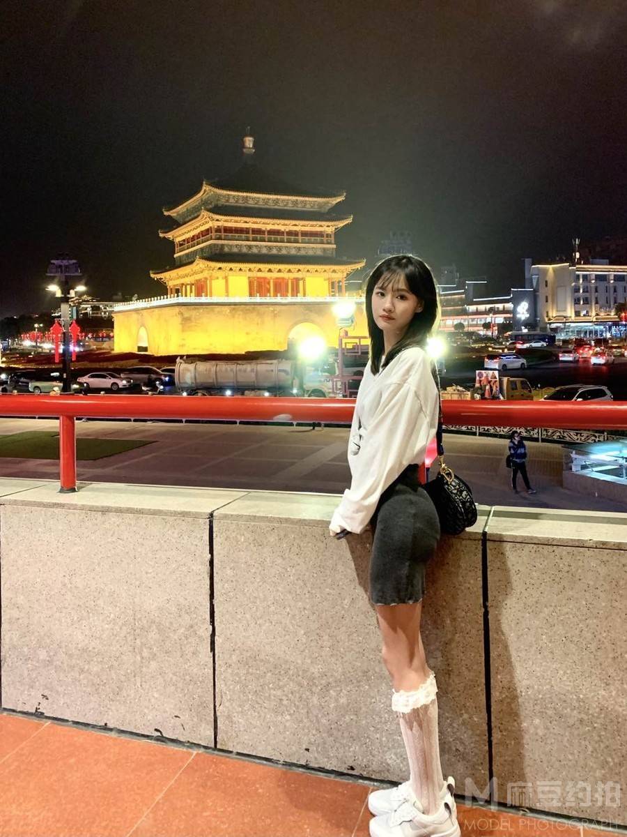校园模特