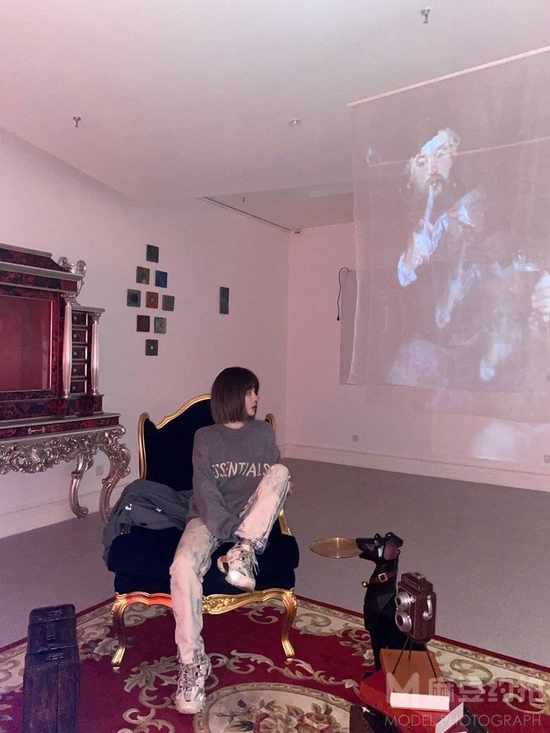 情绪模特