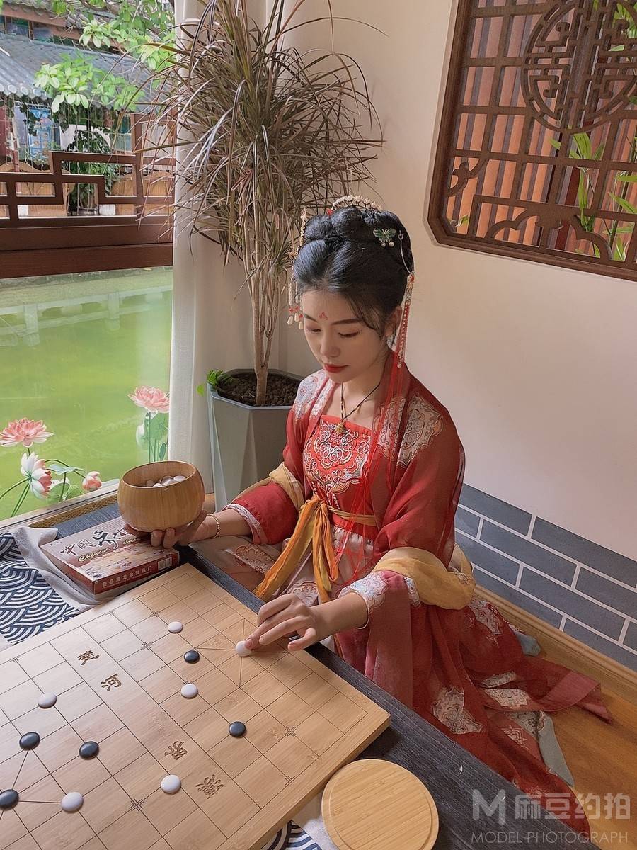 汉服模特