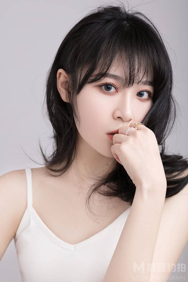 黑白模特