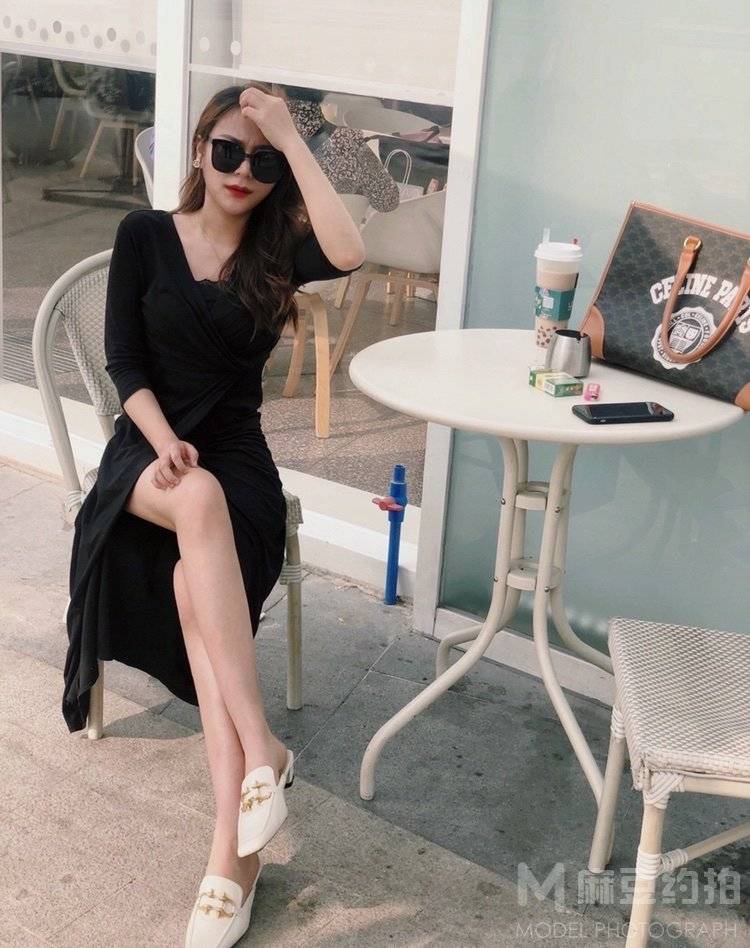 黑白模特