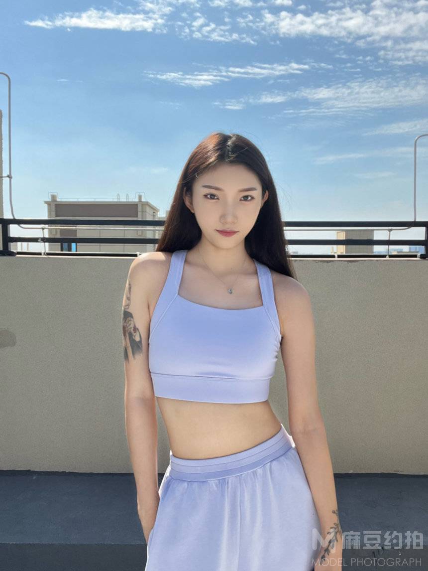 黑白模特