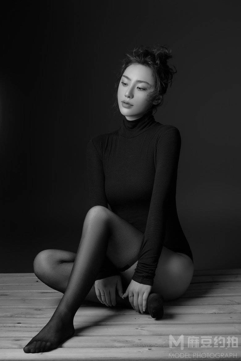 黑白模特