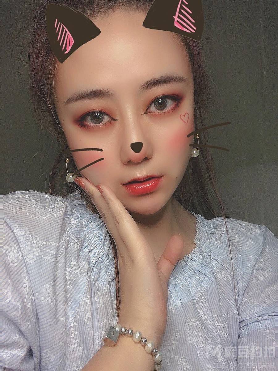 妆容模特