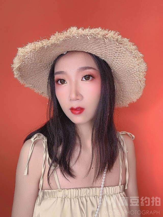 妆容模特
