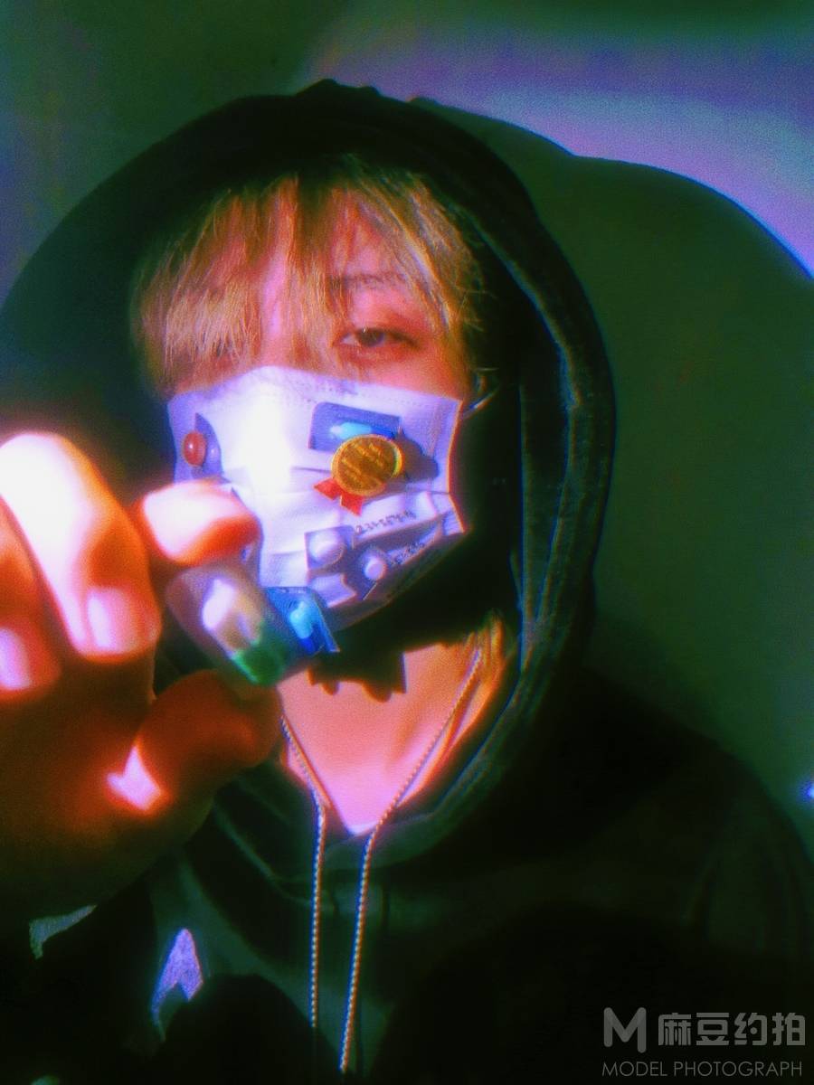 情绪模特