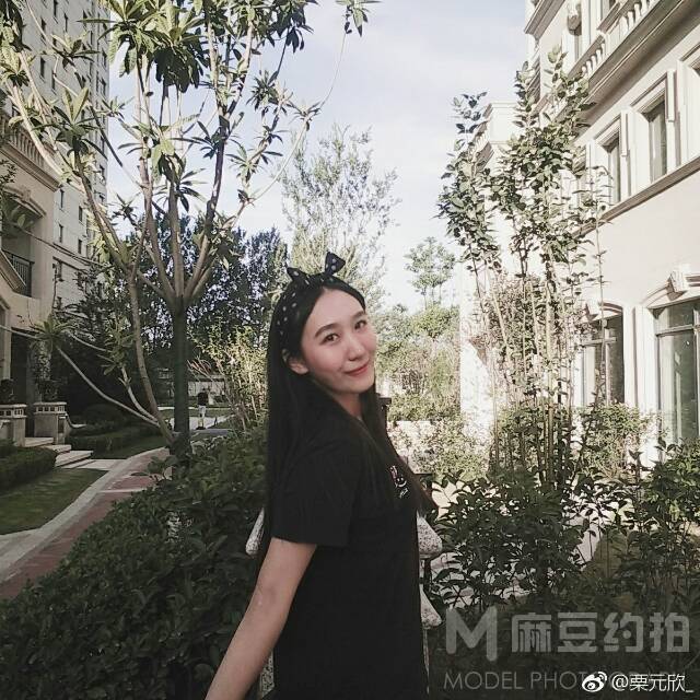 校园模特