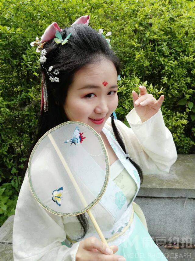 汉服模特