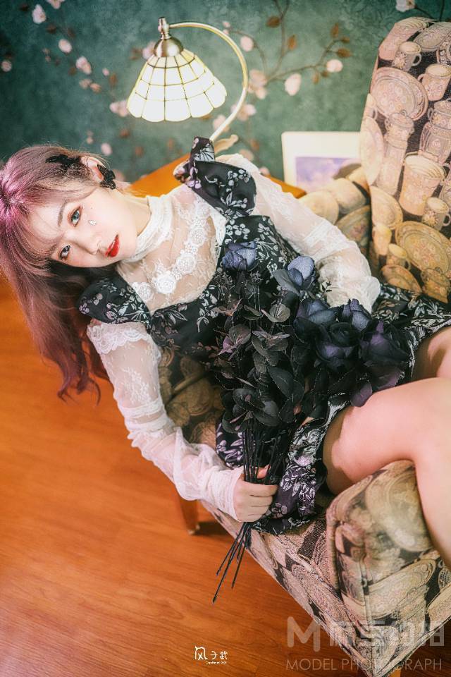 情绪模特