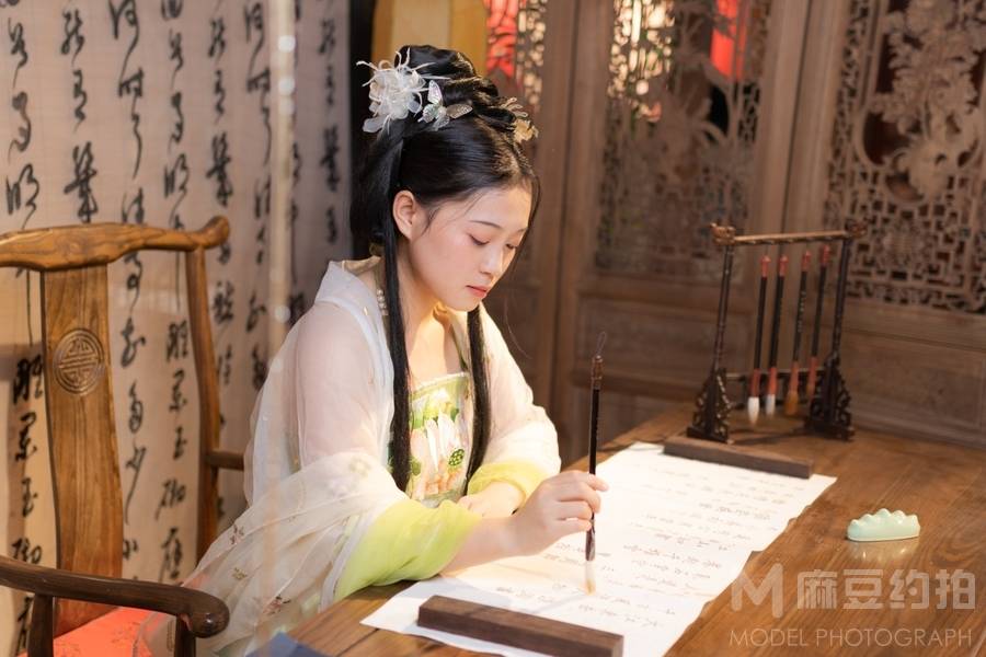 汉服模特