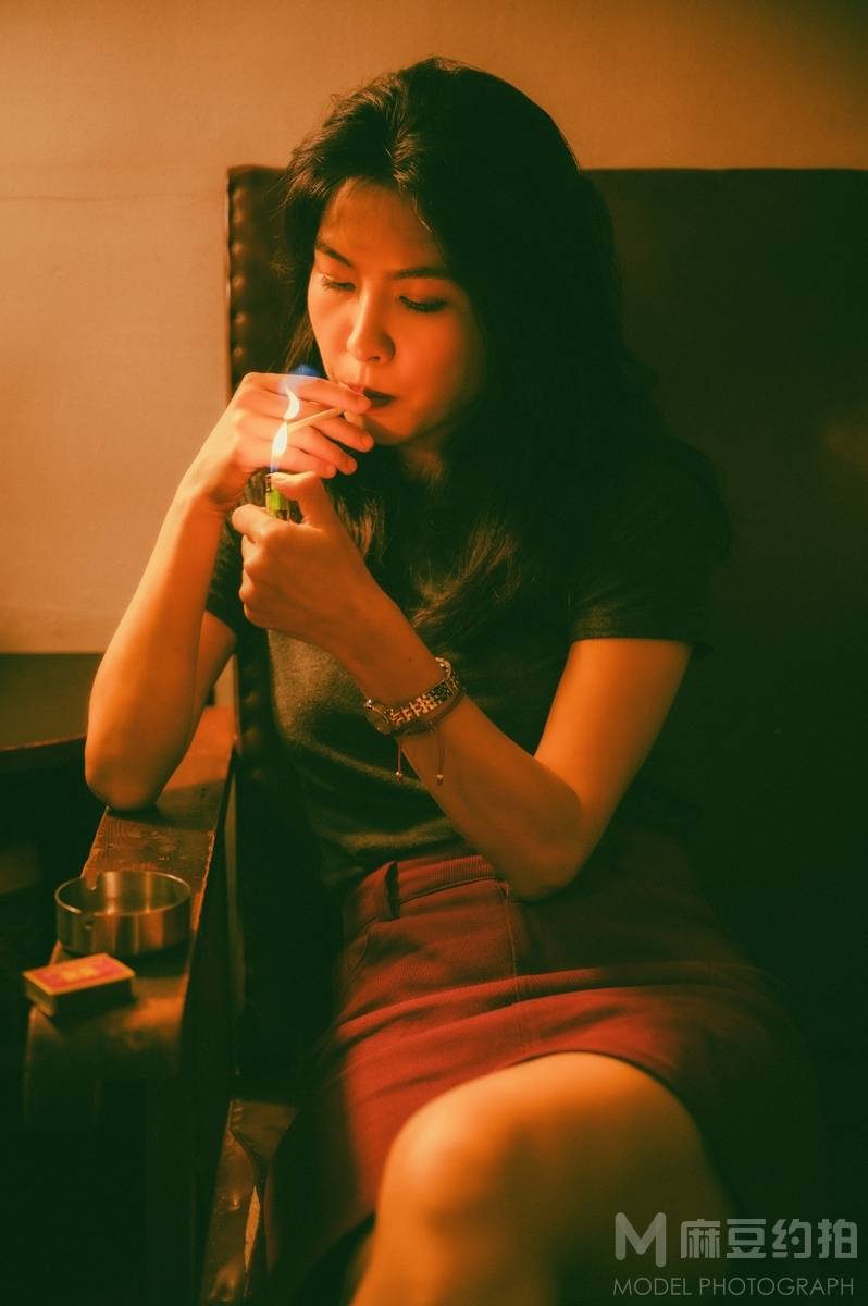 情绪模特
