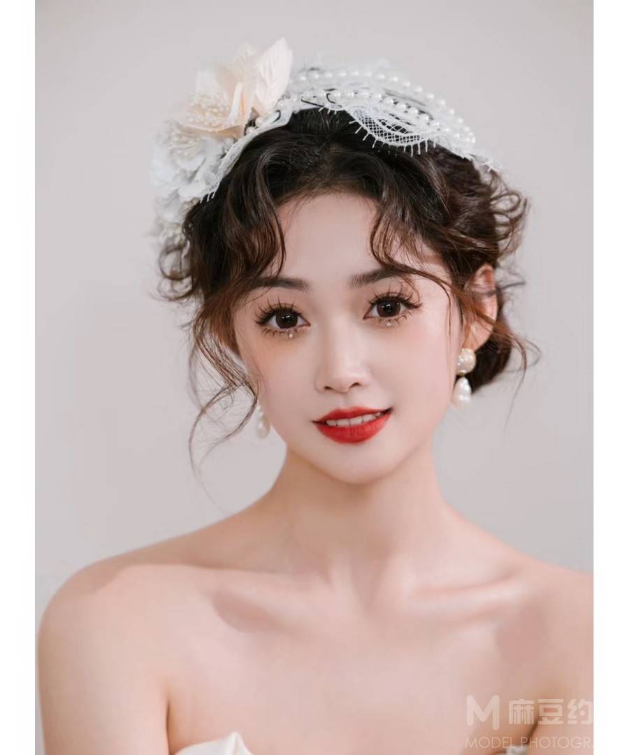 妆容模特